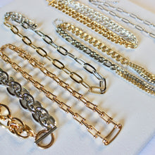Load image into Gallery viewer, Twisted Chain Link Toggle Closure Necklace